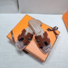 Hermes Slippers